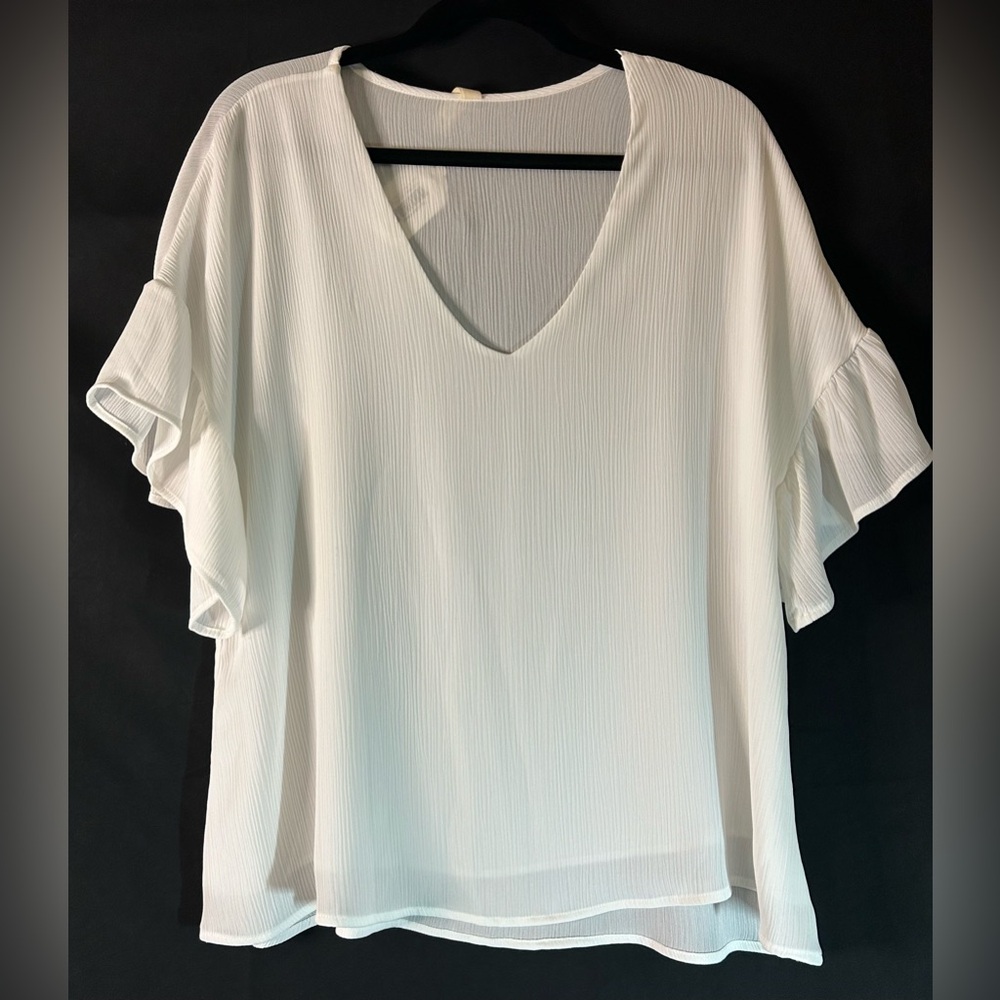 Tyche White Blouse Medium V Neck Flutter Sleeve Textured Lightweight